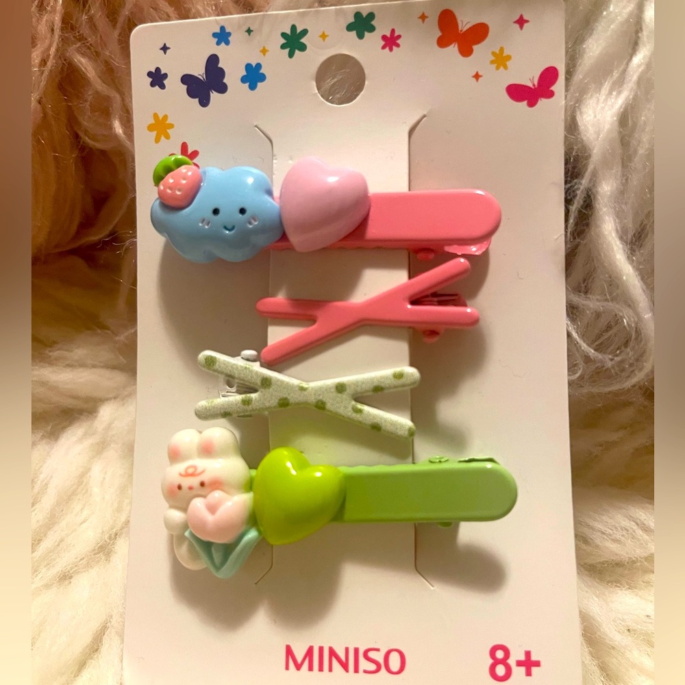 💚NEW Miniso Hair clips.  One size.  So adorable!